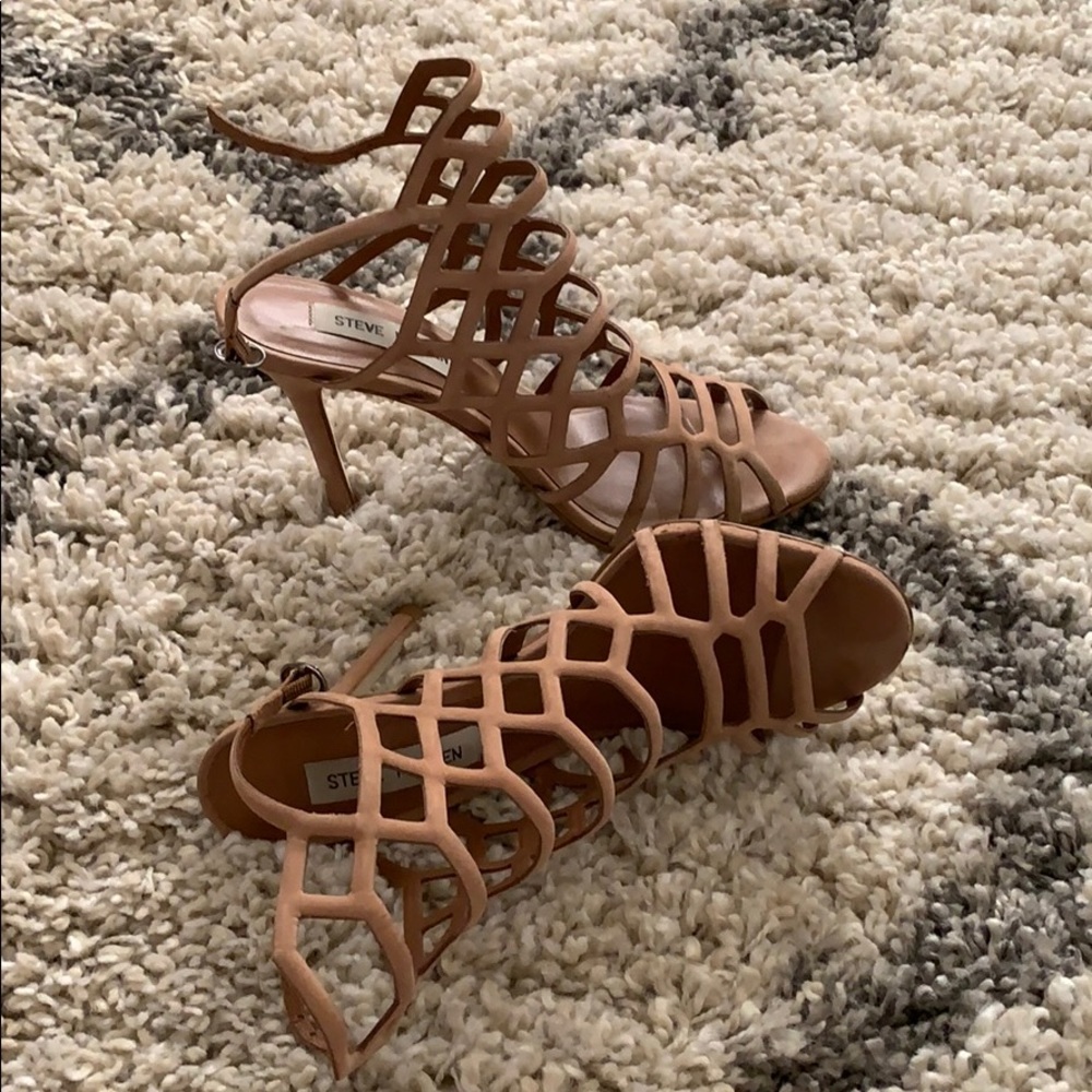 Steve Madden Slithur Nude heels